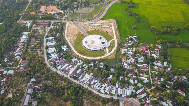 Đến Quy Hòa nàng tiên ngủ quên đang dần tỉnh giấc bên bờ biển Quy Nhơn