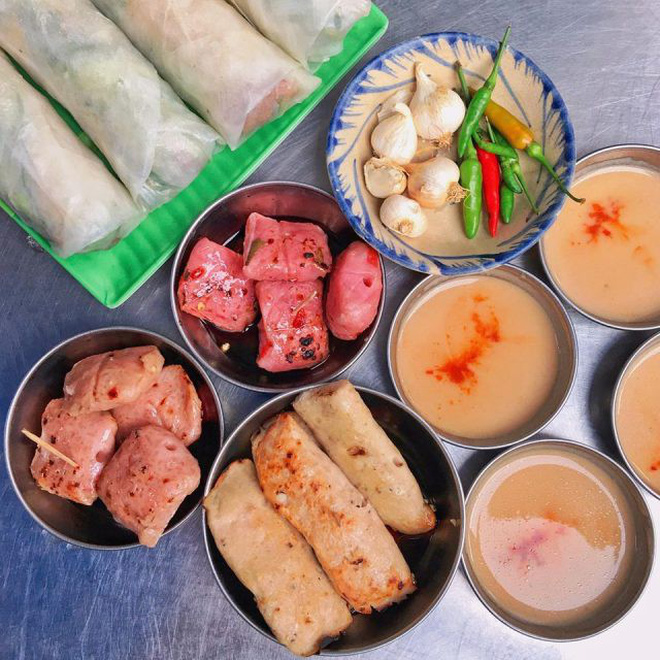 Ẩm thực Quy Nhơn: Hàng lọat món ăn vặt vừa rẻ vừa độc ở Quy Nhơn
