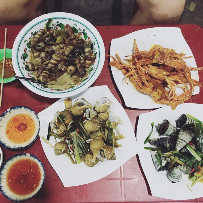 Ẩm thực Quy Nhơn: Hàng lọat món ăn vặt vừa rẻ vừa độc ở Quy Nhơn
